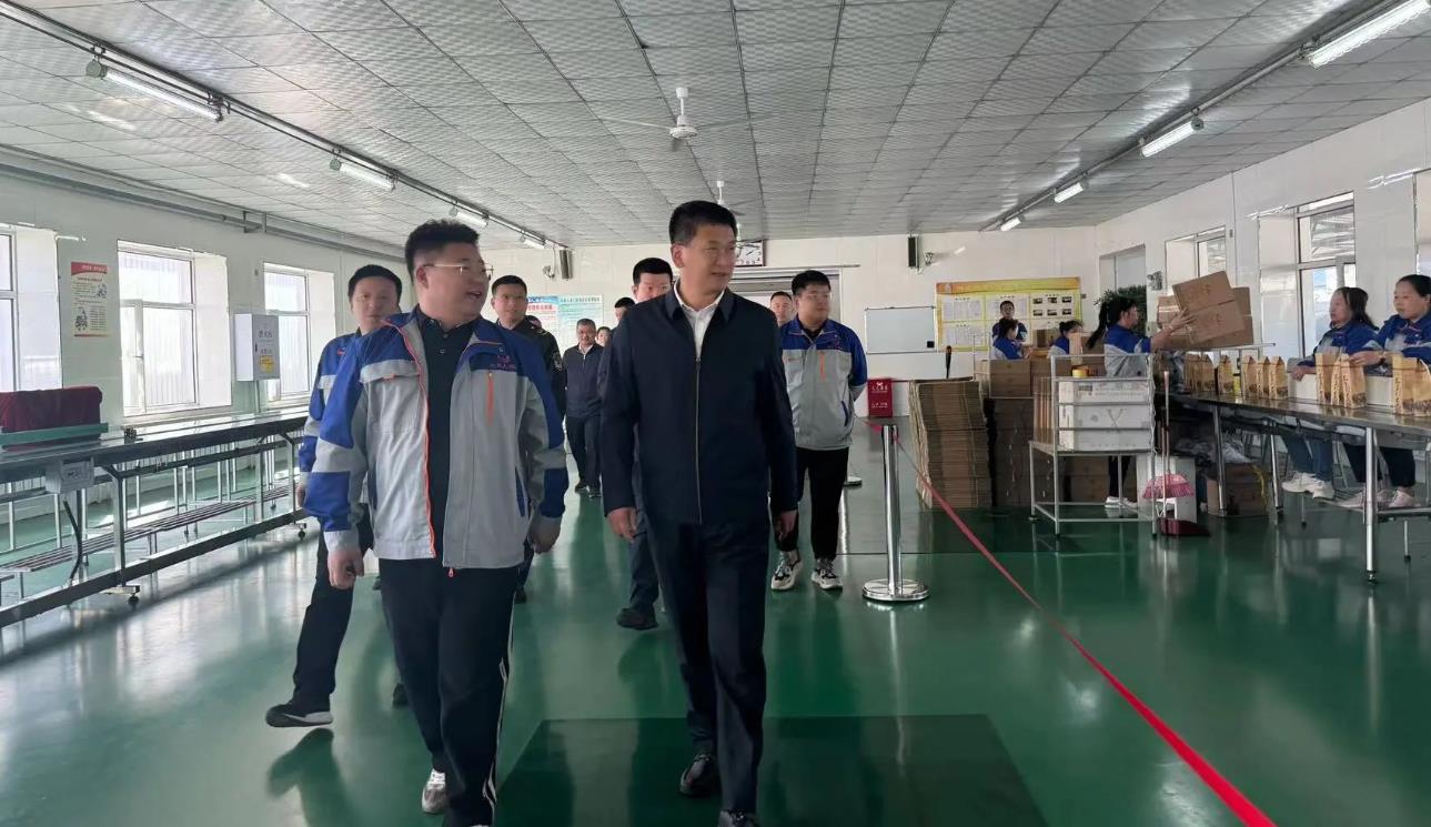 市委書記呂曉光就“雙節(jié)”期間安全生產(chǎn)、市場保供等工作開展調(diào)研
